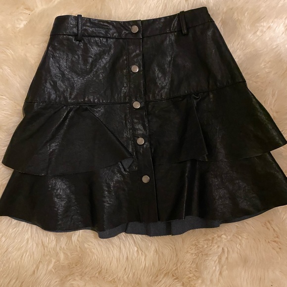Faux leather mini skirt. - Picture 2 of 2